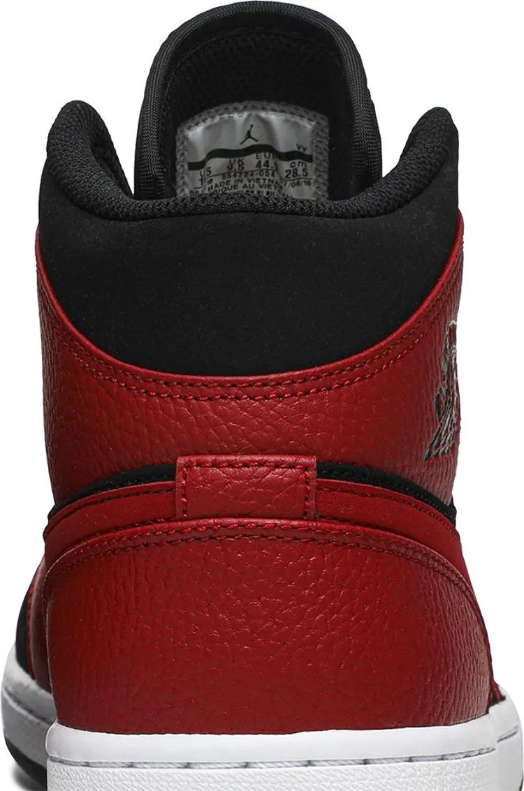 Air Jordan 1 Mid Bred, red