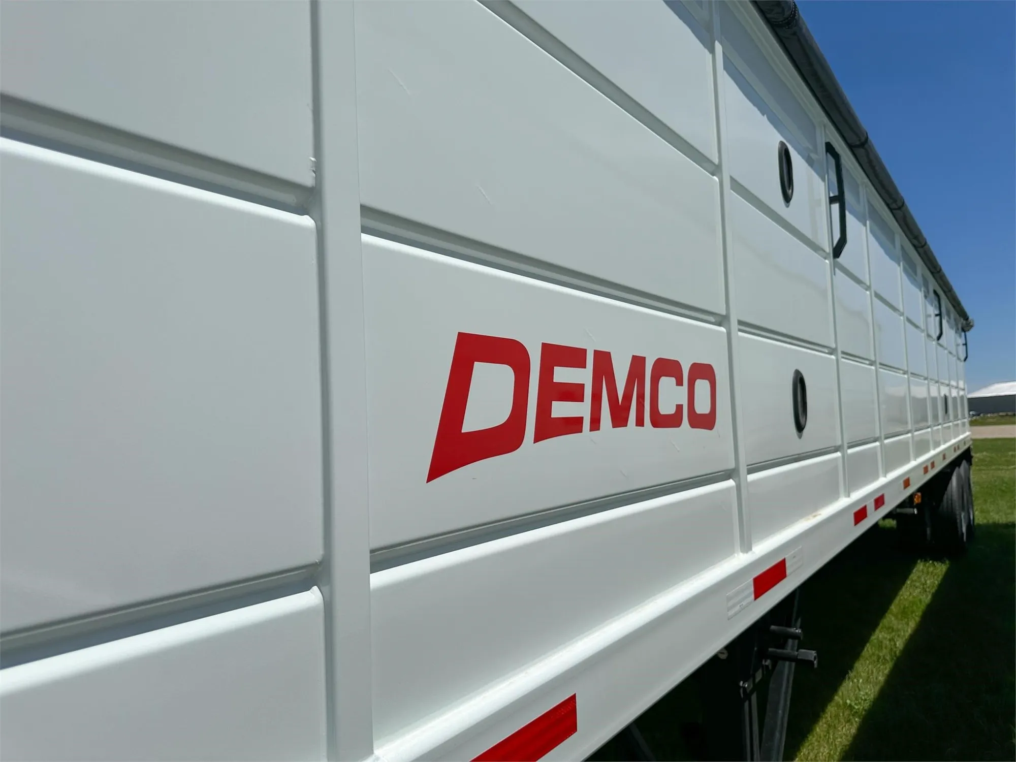 Demco Steel Hopper Bottom Trailers | Length 42' ft | Weight 11,200 Lbs | King Pin Setting 15" | For Tractors