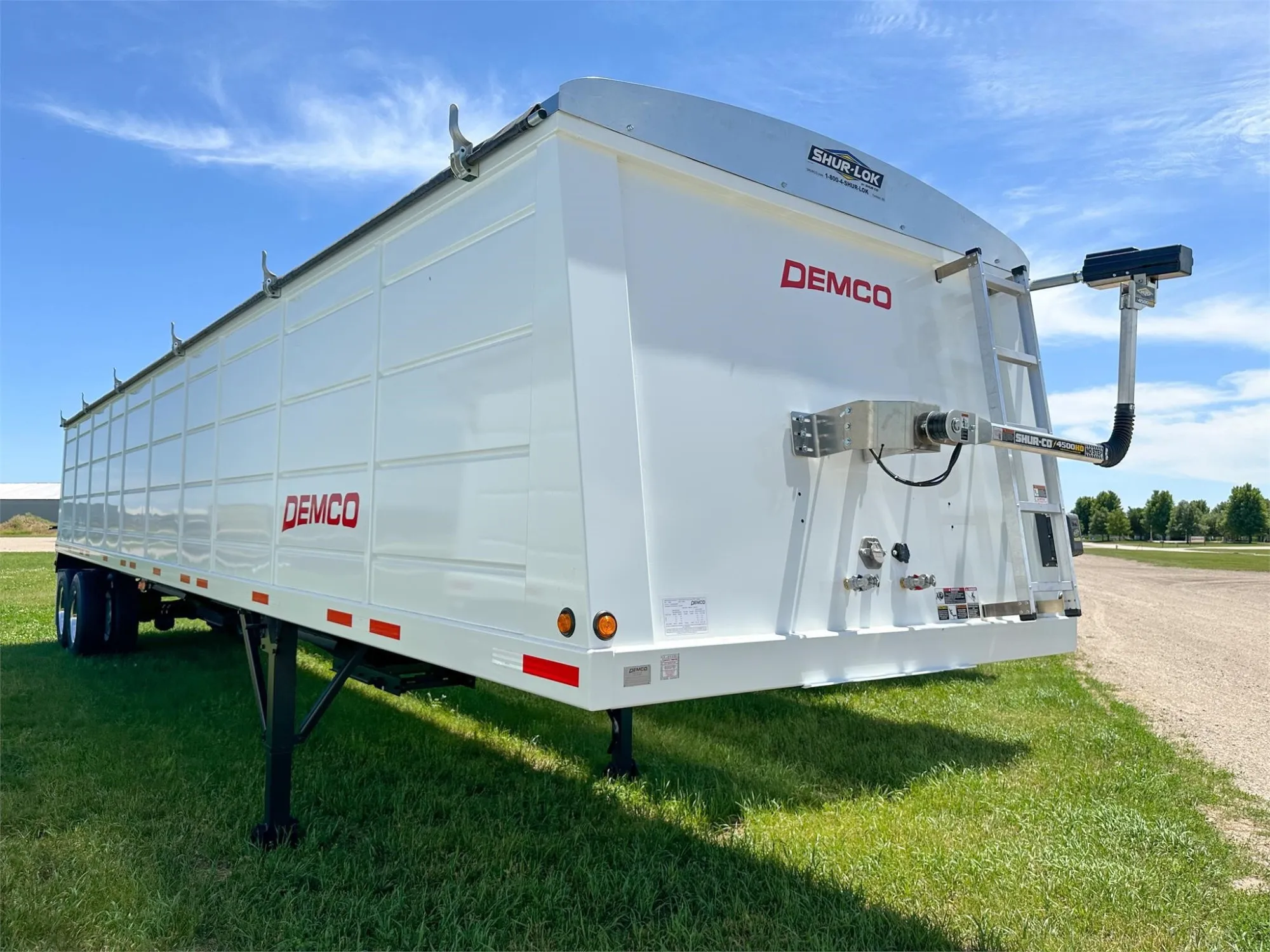 Demco Steel Hopper Bottom Trailers | Length 42' ft | Weight 11,200 Lbs | King Pin Setting 15" | For Tractors