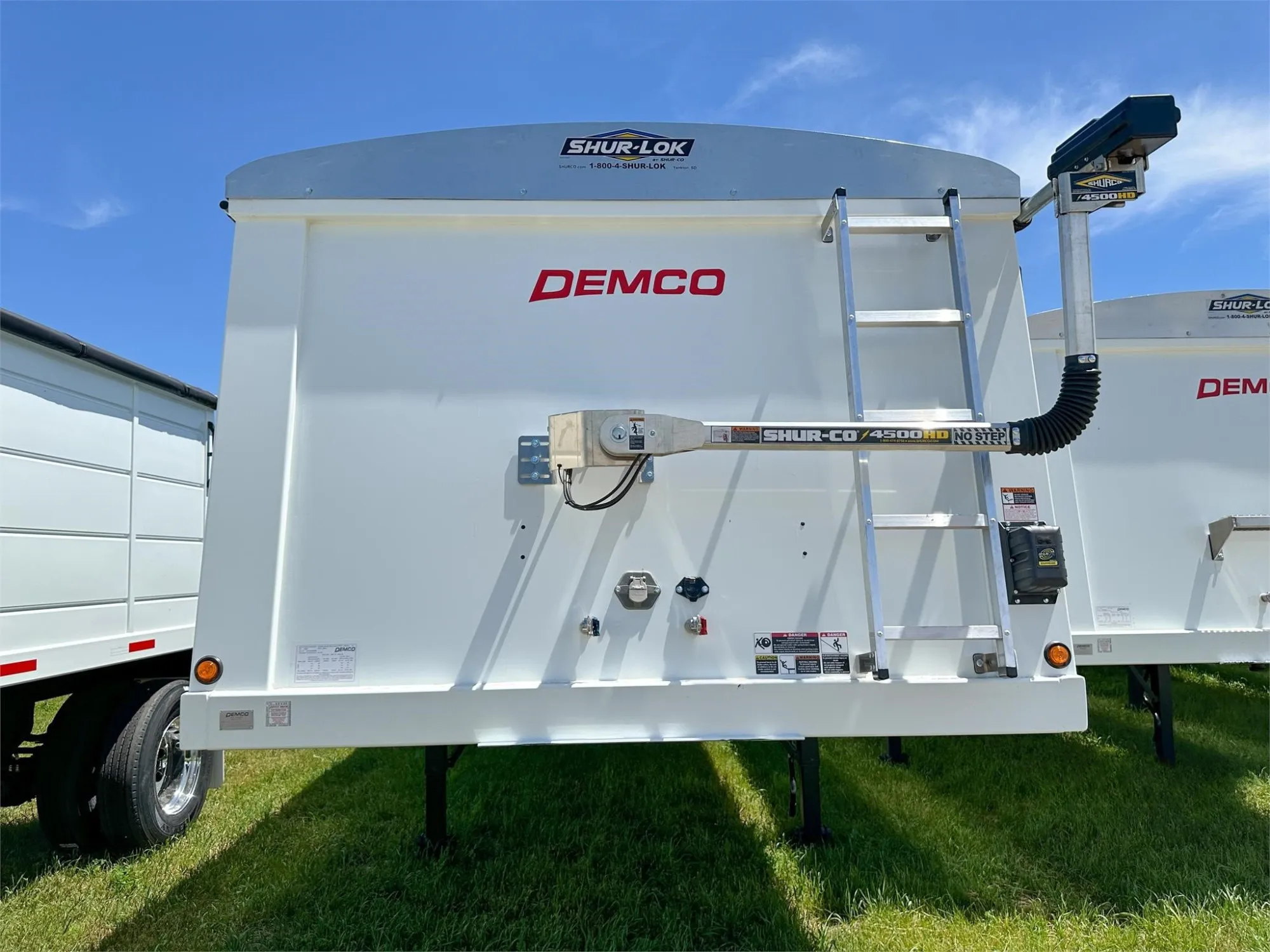 Demco Steel Hopper Bottom Trailers | Length 42' ft | Weight 11,200 Lbs | King Pin Setting 15" | For Tractors