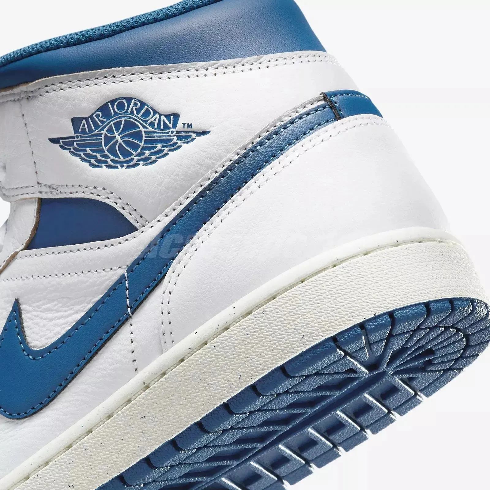 Nike Men's Air Jordan 1 Mid SE Shoes - White / Sail / Industrial Blue