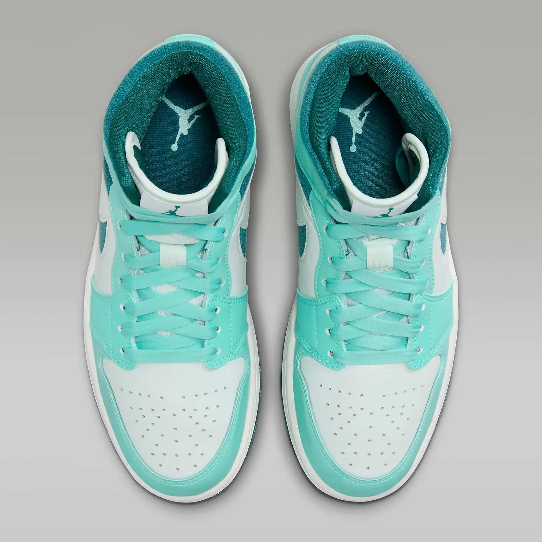 Nike Women's Air Jordan 1 Mid SE Shoes - Turquoise / Green / Sail / Teal