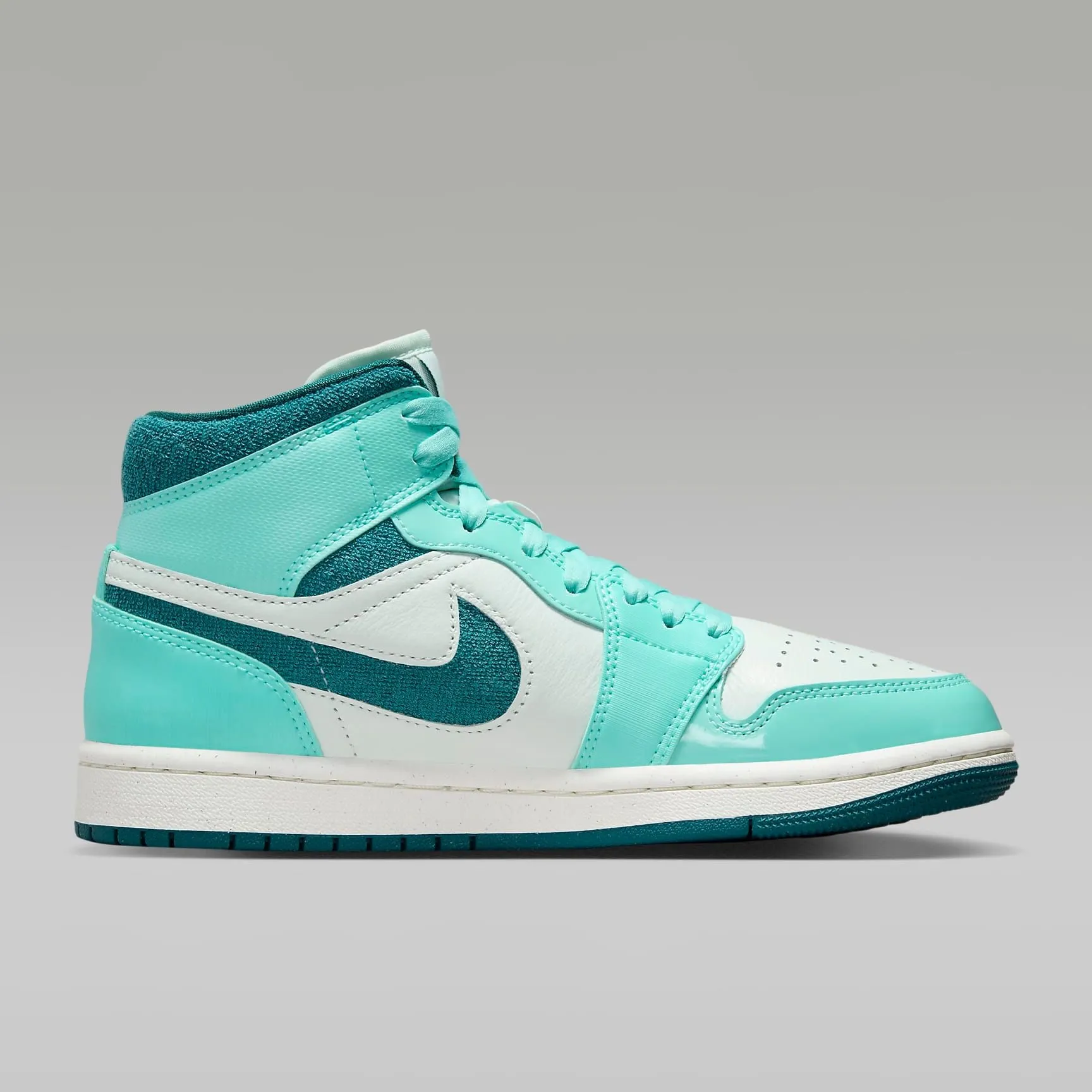 Nike Women's Air Jordan 1 Mid SE Shoes - Turquoise / Green / Sail / Teal