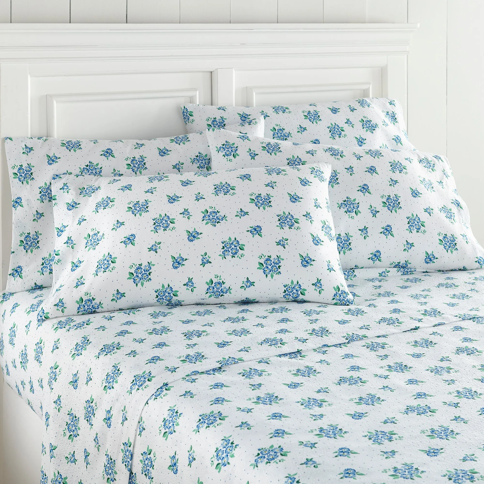 Seersucker Sheet Set with extra pillowcases