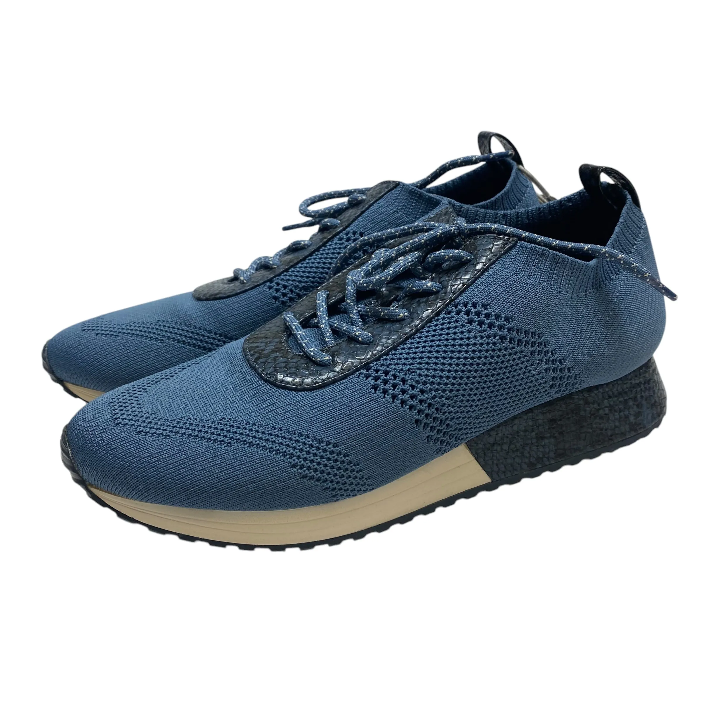 Shoes Athletic By Bare Traps In Blue, Size: 11