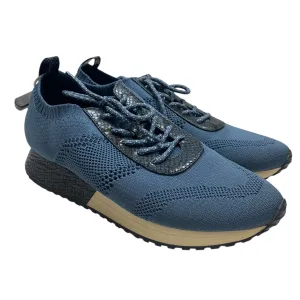 Shoes Athletic By Bare Traps In Blue, Size: 11